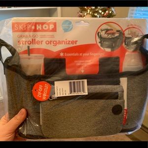 SKIP HOP Grab and go stroller organizer.